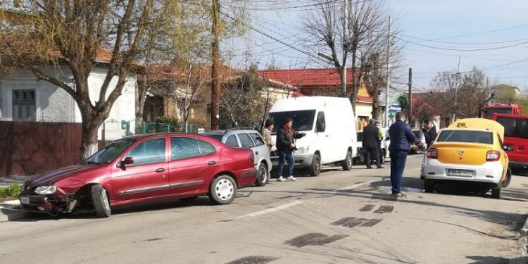 Accident rutier pe strada Mihăiță Filipescu din Alexandria