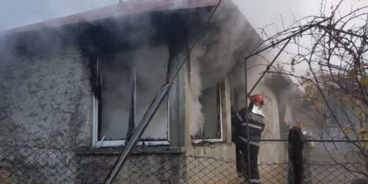 Au nevoie de ajutor după ce incendiul le-a mistuit casa