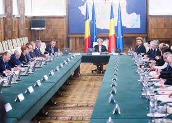 Guvern: Salariul de bază minim brut pe țară se majorează la 1.900 lei începând cu 1 ianuarie 2018