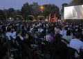 Parcarea Consiliului Județean se tranformă în cinematograf în aer liber