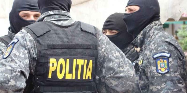 Percheziții la Roșiorii de Vede, Măldăieni și Zimnicea. Polițiștii au ridicat produse contrafăcute