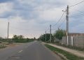 [VIDEO] Un copil a traversat “prin loc nepermis” pe o stradă fără treceri de pietoni și a fost spulberat de o mașină