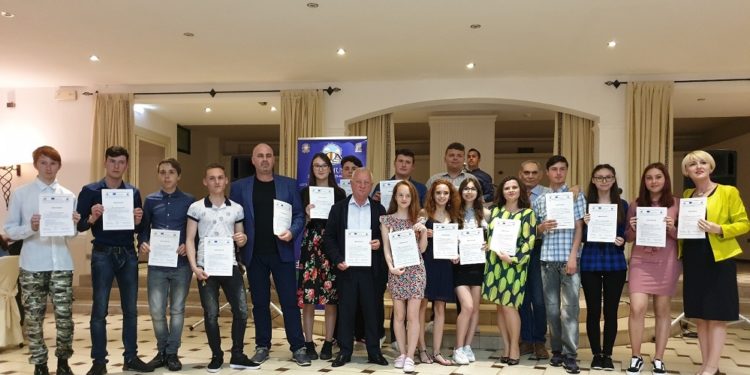 Erasmus+ “Let’s Make School Our Second Home!” 14 elevi ai Liceului Teoretic „Constantin Noica” au mers în Italia