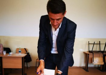 [Video] Dumitru Goldbach a votat la Gratia și a reclamat la Scurtu Mare