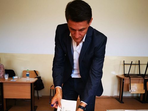 [Video] Dumitru Goldbach a votat la Gratia și a reclamat la Scurtu Mare