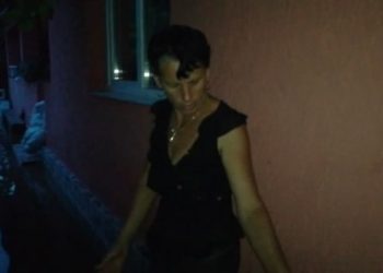 [Video] Noapte albă la Băbăița. Apele pârâului Clanița au intrat în gospodării și în case