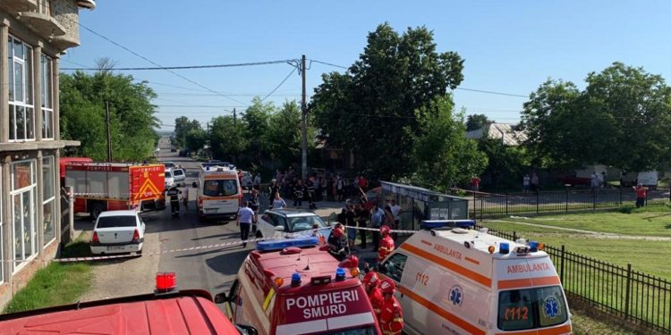 Accident Buzescu: patru persoane au ajuns la spital
