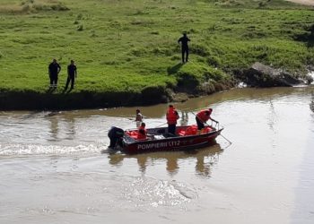 Un tânăr de 15 ani este căutat în apele râului Vedea