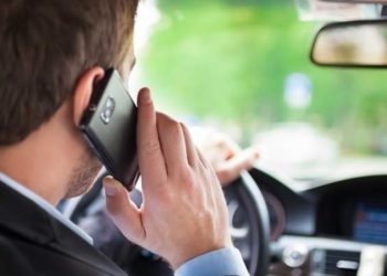 Telefonul mobil te lasă fără permis