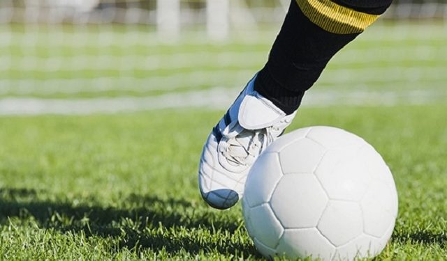 Dribling, fentă, șut și… păcănele