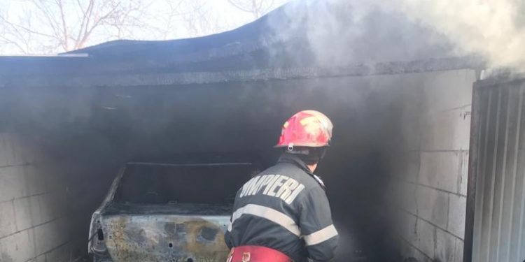 Incendiu la o locuință din Vârtoapele de Sus