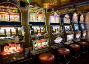 Bani din gestiune băgați la păcănele