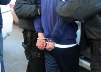 Două persoane din Alexandria, arestate pentru proxenetism