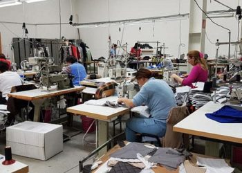 Concediere colectivă fără salarii compensatorii, la fosta “Filatură”. Circa 90 de persoane nu beneficiază de indemnizația de șomaj