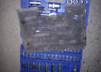 Prinși după ce au scos la vânzare pe internet ceea ce au furat