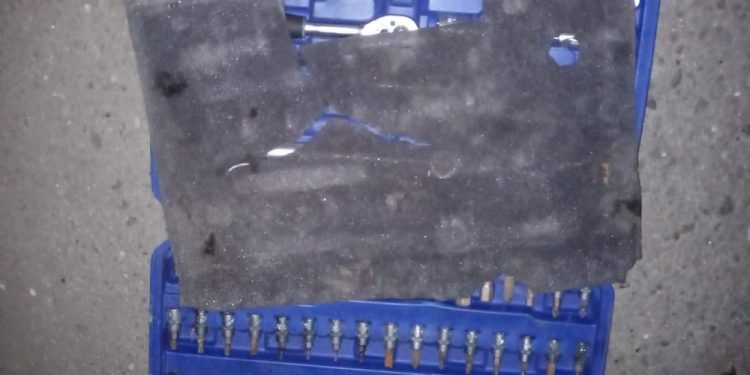 Prinși după ce au scos la vânzare pe internet ceea ce au furat