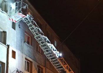 Incendiu la etajul patru al unui bloc din Alexandria