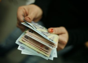 Un bătrân din Alexandria a fost tâlhărit după ce a fost ademenit cu o falsă promoție