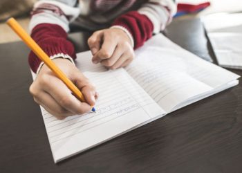Ministerul Educației solicită opinia părinților și profesorilor vizavi de disciplinele ce ar trebui eliminate sau reduse