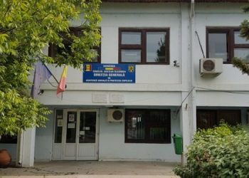 Doi minori au fost preluați de Protecția Copilului, după ce restul familiei a fost diagnosticată cu COVID 19