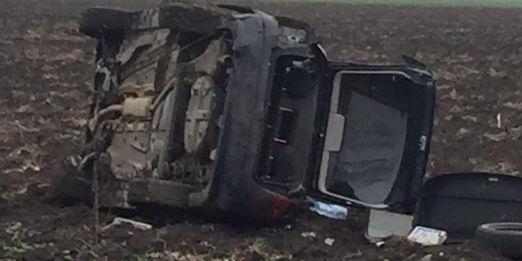 Accident rutier pe DN65E. O mașină răsturnată