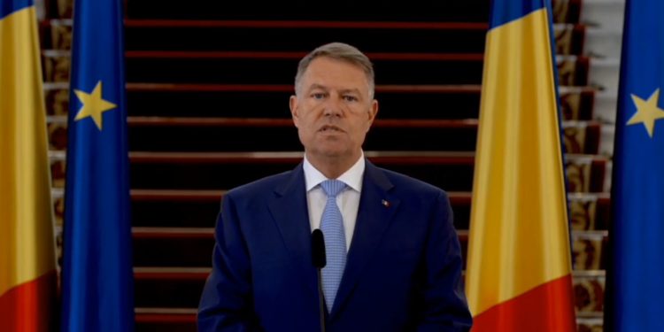 Președintele României anunță carantină totală în România: „Tot ce era până acum recomandare, devine obligatoriu”