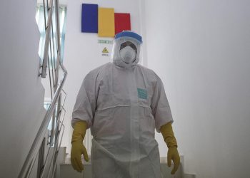 Trei suspiciuni de infectare cu COVID-19 în Teleorman. 102 cazuri de coronavirus în țară