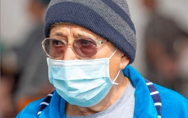 Vârstnicii vor putea ieși din casă pentru mai mult timp