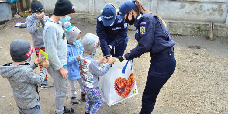 Jandarmii teleormăneni, sprijin pentru oameni care au nevoie
