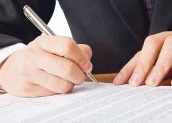 Se modifică ordinul care prevede că persoanele confirmate cu coronavirus, asimptomatice, pot fi tratate la domiciliu