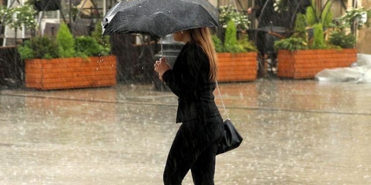 Avertizare meteo – Până joi seară se anunță ploi torențiale, vânt și grindină în aproape toată țara