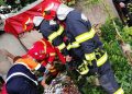 Bătrân din Buzescu, salvat de la înec după ce a căzut într-o fântână