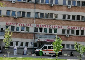 Medicii de la Spitalul Caritas nu-l mai vor manager pe Lucian Alexe. Decizia stă “în pixul” primarului