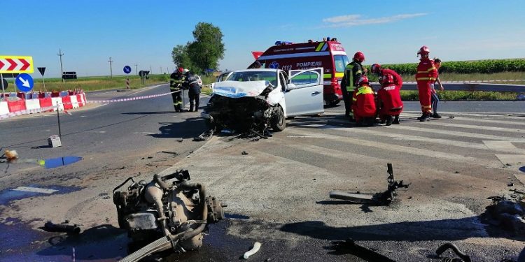 [Video&Foto] Accident pe DJ 504, la intersecția cu varianta ocolitoare a Alexandriei