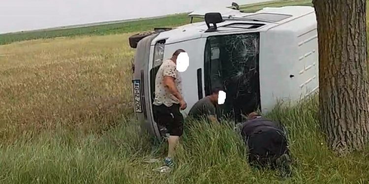 Accident pe DJ 503. Patru persoane au ajuns la spital