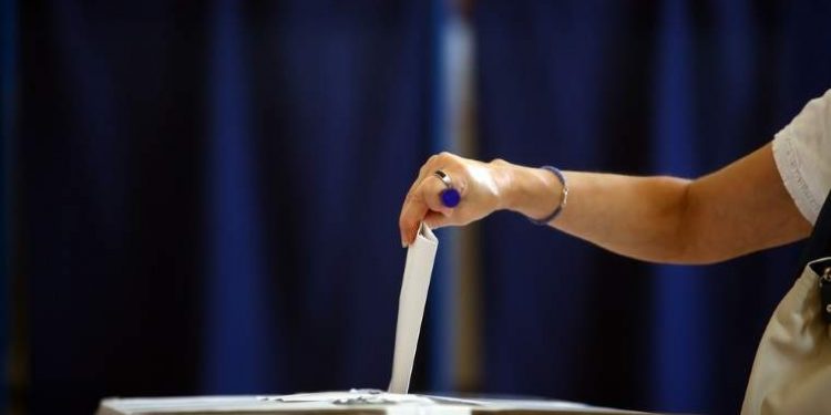 Iohannis a promulgat legea prin care sunt prelungite mandatele aleșilor locali până la 1 noiembrie