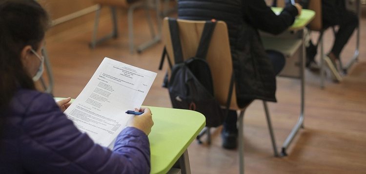 Luni, începe Evaluarea Națională. Peste 2.700 de elevi din Teleorman s-au înscris la examen
