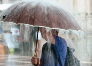 Cod galben de furtuni până sâmbătă dimineața