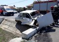 Accident în Plosca. Mașină intrată într-un cap de pod