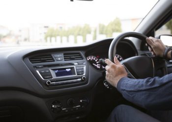 RAR: Maşinile cu volan pe dreapta, provenite din Marea Britanie, ar putea să nu mai fie înmatriculate în România, începând cu 1 ianuarie 2021