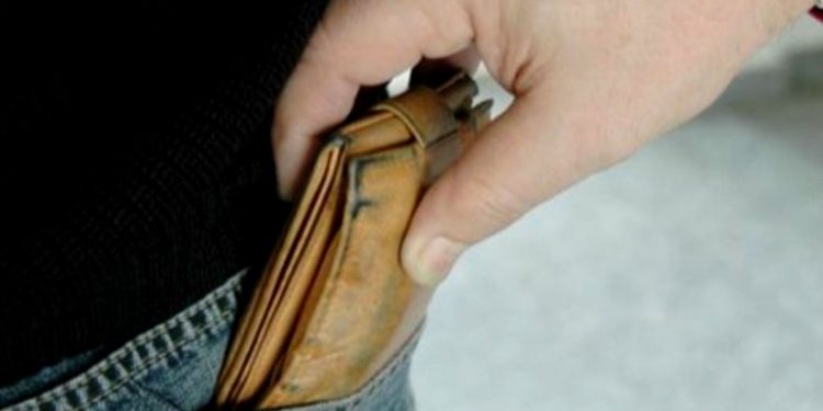 O nouă metodă de furt face victime: furtul prin împrietenire