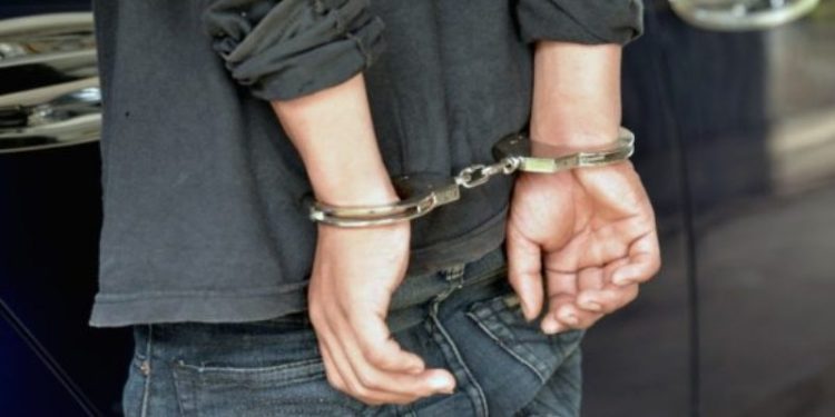 Tânăr de 19 ani, reținut și cercetat pentru tentative la tâlhărie calificată și viol