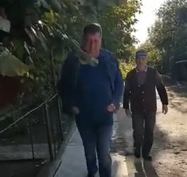 [Video] Primarul de la Buzescu, vizite la alegători în ziua votului