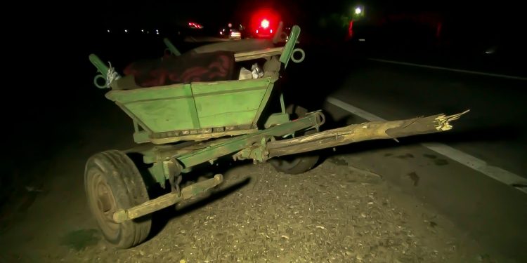 Patru răniți într-un accident din cauza unei căruțe nesemnalizată
