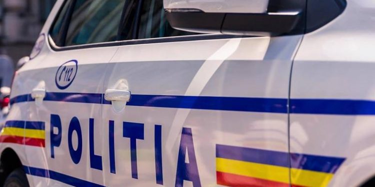 Accident rutier la Cernetu. Șoferul unui autoturism a fost rănit grav