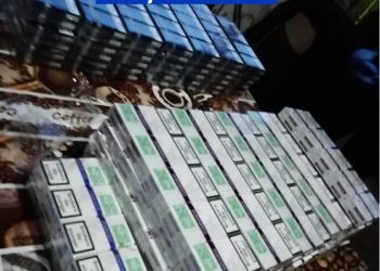 Baxuri cu țigări de contrabandă descoperite de polițiști, în Teleorman și Argeș