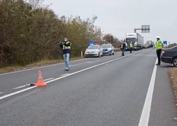 Bărbat mort, găsit într-o baltă de sânge, pe DE 70, la intrarea în Roșiorii de Vede