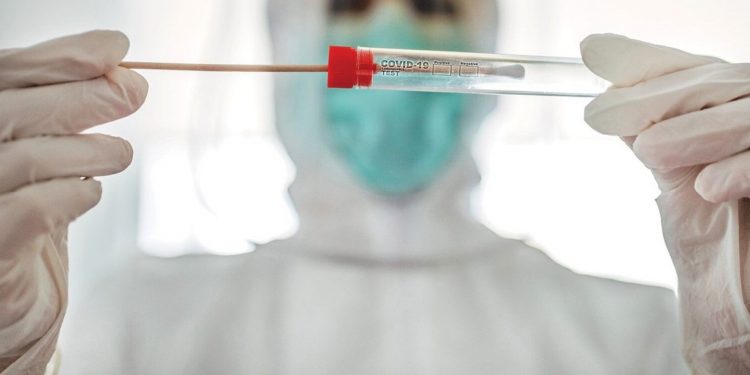 Noi definiții de caz pentru Covid-19. Recomandare de testare pentru 14 categorii de persoane