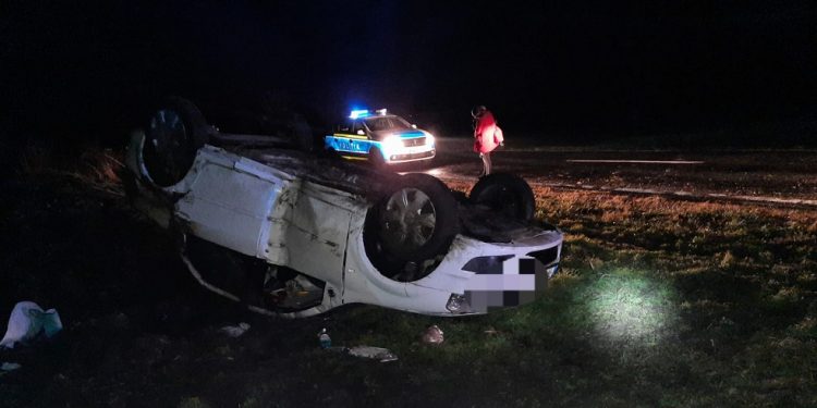Mășină răsturnată pe DN 51, între Zimnicea și Izvoarele/Foto