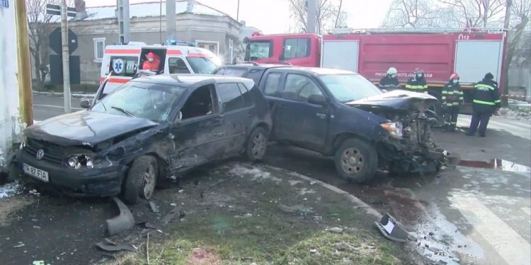 Accident cu trei victime, la Roșiori de Vede [Foto]